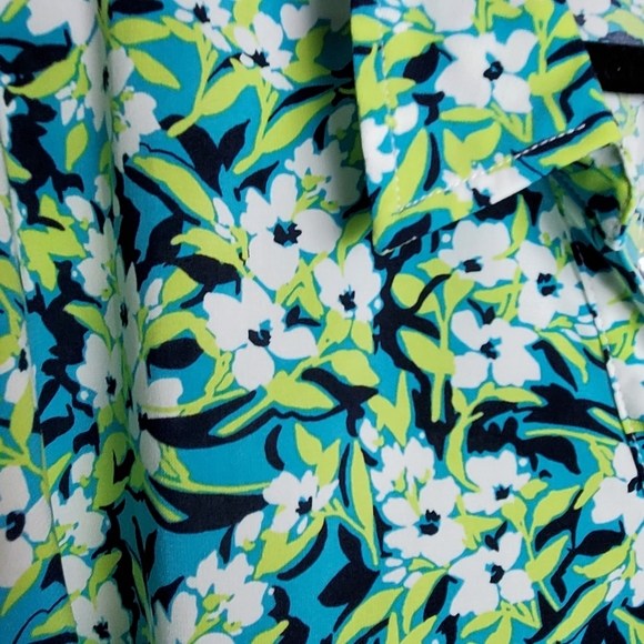 Women's Catherine's 4X 30/32W Green/Teal Floral 3/4 Sleeve Button Up Plus Tunic - Picture 3 of 11